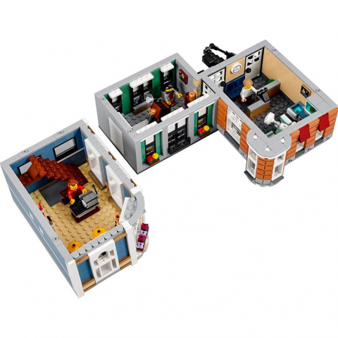 Конструктор LEGO Creator Assembly Square (10255) Купити в Україні
