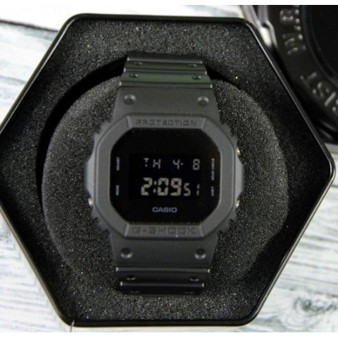 Чоловічий годинник Casio G-Shock DW-5600BB-1ER
