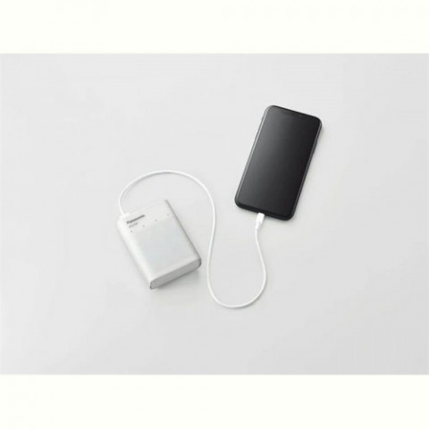 Зарядний пристрій Panasonic USB in/out з функцією Power Bank+4AA 2000 mAh