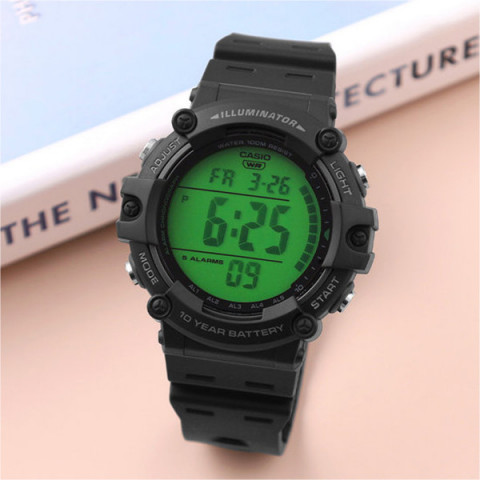 Чоловічий годинник Casio AE-1500WHC-1A