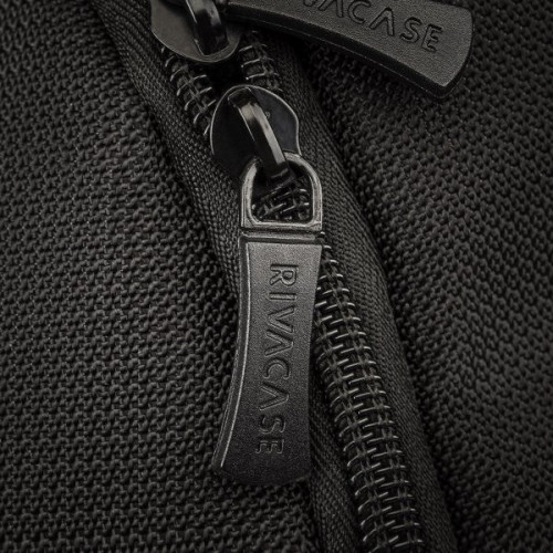 RivaCase 8460 чорний рюкзак для ноутбука 17 дюймів.