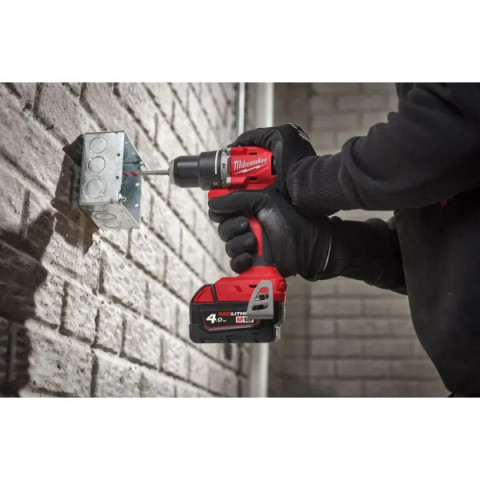 Шурупокрут-дриль акумуляторний Milwaukee М18 BLPDRC-422С 18В 1х2А·год 1х4А·год 60Нм 500·1700об/хв ЗП M12-18C кейс 1.5кг